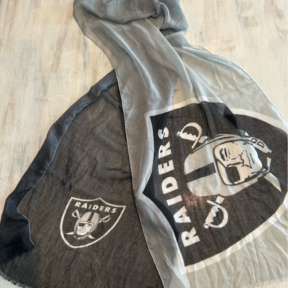 Las Vegas Raiders Fashion Scarf - Forever Collectibles - Brand New, one size